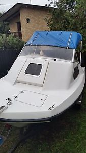 REDUCED !!! URGENT MUST GO - Fibreglass Boat with NO motor.