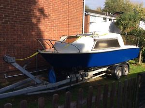 18ft fast fishing boat, two berths, project, twin axle trailer