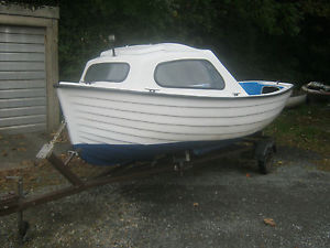 STUNNING SEA NYMPH/MAXCRAFT 16 FT FISHING BOAT AND ROAD TRAILER