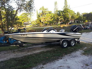Triton Boat and Trailer 2007 22ft 20x2 (every thing)new 225 Mercuy Pro XS