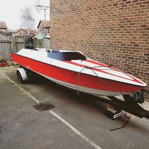 Speed Boat with engine on heavy duty trailer (great project)