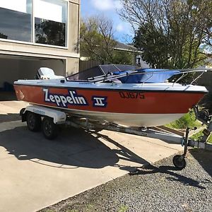 17ft 5.2S Hinton Runabout boat, 140hp Evinrude motor & trailer