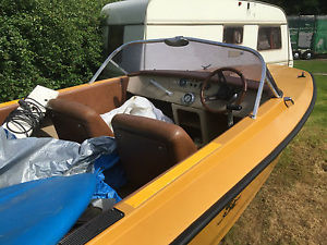 Speed Boat, Fletcher Arrow with 85hp Johnson Engine + Trailer and Goodies
