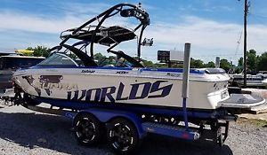 Supra wake surf boat 22V World's Package Edition package board surfing towboat