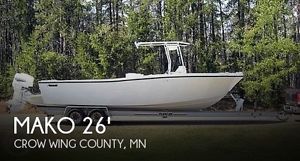 1996 Mako 261 Center Console