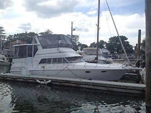 1989 Trojan 402 Motor Yacht
