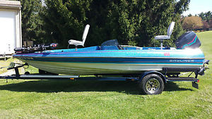 1988 Bayliner Bayliner Trophy BASS 1910