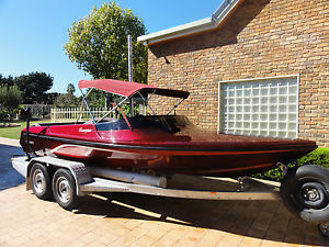Hallett Ski Boat Scorpion 2004