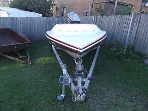 bullet ski/race boat 175hp mariner