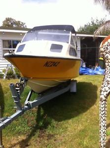 STREAKER 15FT HALF CABIN 50HP JOHNSON OUTBOARD AND TRAILER CAN SHIP AUST WIDE