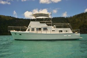 Roberts 40 Waverunner Flybridge Monohull Cruiser