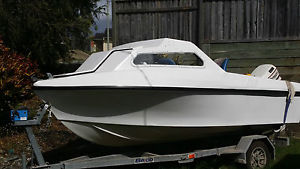 Skimmercraft half cabin boat Moreton Bay area