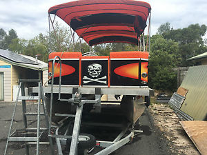 PARTY BARGE PONTOON BOAT NEW OUTBOARD
