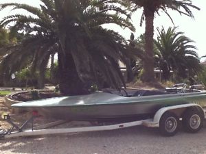 speed boat