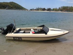 Caribbean Caper Ski Boat 115hp Evinrude with rego *** make a offer must be sold