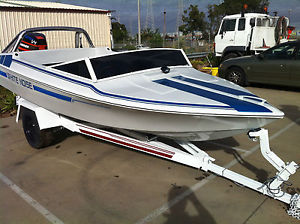ski boat