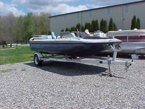 1989 Kayot deck boat
