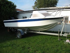 fishing boat/ diving boat