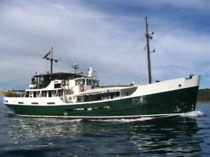 EXPEDITION VESSEL / BOAT