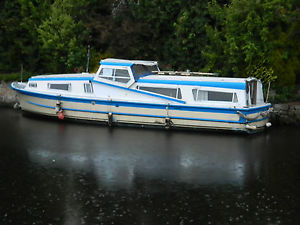 canal river cruser Bourne 40 center cockpit
