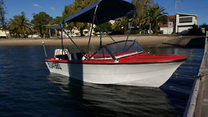 13ft Fibreglass family Boat, 40hp Motor. Trailer. Fun ski/fishing