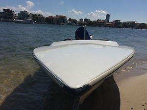 1750 Ski Boat