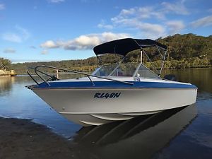 Haines Hunter Signature Ski Fishing Boat