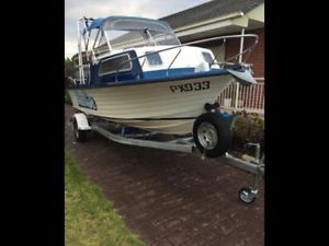 Cruisecraft-Regal-18ft-Half-Cabin-135hp-Mercury-Fishinig Boat