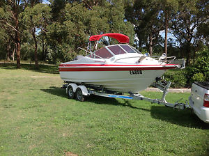 1995 5.5m savage defender boat
