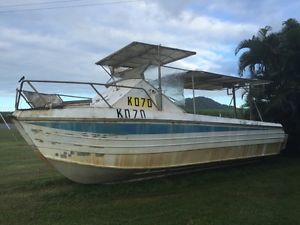 Aluminium 28 ft cat. Hull