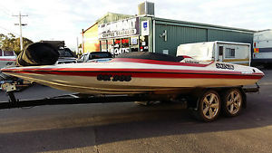 SKI BOAT CAMERO VOLANTE