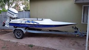 speed boat