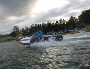 ! GLASTRON SKI WAKE BOAT ! Ready to go for long weekend