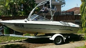 Bayliner bowrider