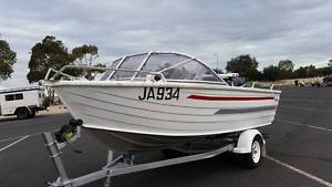 2004 Stacer 455 Sea Master, 2004 Mercury 40hp oil injected outboard