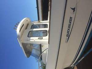 Quicksilver 500 Fishing/Cabin Boat Marriner 60hp