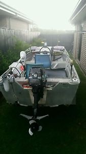 10ft centre console boat with trailer