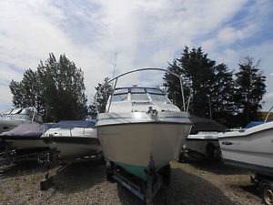 22 ft sports cruiser boat weekend power yacht speed on 4 wheel trailer survey