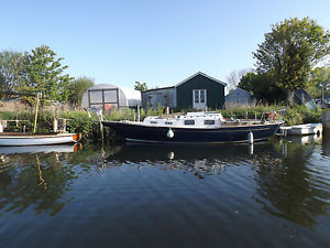 NANTUCKET CLIPPER 32FT SAILING  BOAT  YACHT  SAILING  CRUISER