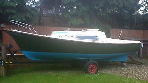 PRIVATEER 20ft SAILING YACHT, HONDA OUTBOARD MOTOR & TRAILER