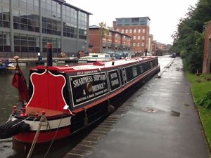 Les Allen 71 ft Narrowboat traditional houseboat modern
