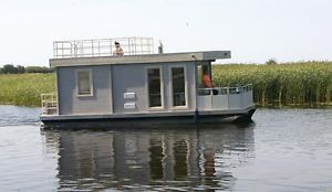 32 ft Houseboat, 4 pers., pontoon motorhome on water (Lithuania/EU)