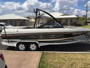 Malibu Wakesetter VLX 2004- 340HP Monsoon motor