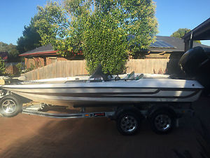 Stratos 278DC Tournament Boat, bass boat, lure, fishing, daiwa, speed boat