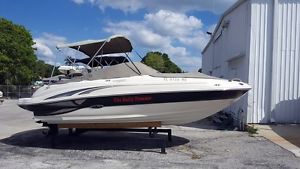 2003 Sea Ray Sundeck 200