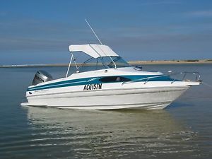 1999 Haines Signature 560C Half Cabin Cruiser