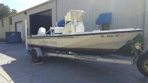 Boston Whaler 17 ft. Outrage ( Rare)
