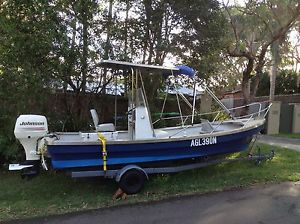 Boat Bay Runner / Panga 5.7 meters with 50 HP 4 Stroke outboard