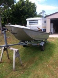 3.3m aluminium tinny with 6hp Yamaha