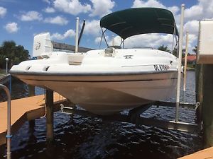 1999 Chaparral Sunesta 232